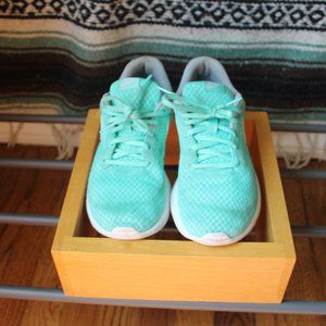 Nike Turquoise Tanjuns